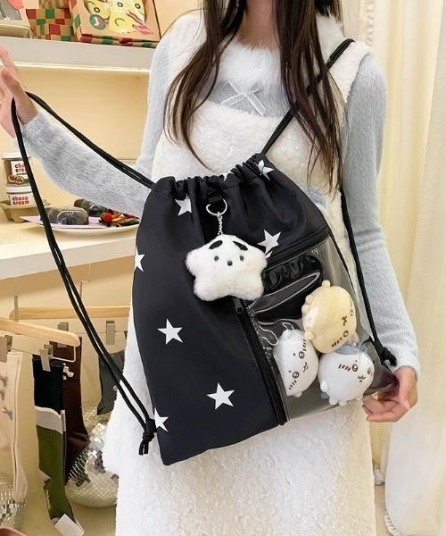 Teem Store(チームストア)の「【大容量】【A4サイズ対応】【推し活】【ユニセックス】クリアポケット付き 韓国風星柄ナップサック Y2K ぬい活(バックパック/リュック・レディース・ブラック/ホワイト・F)」の16枚目の写真