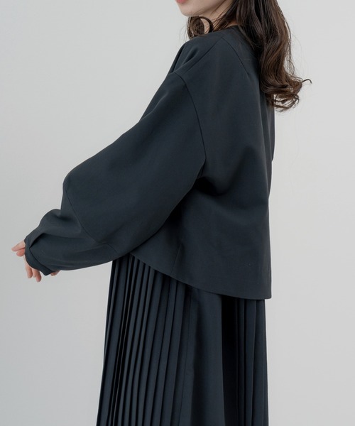 refinedworks(リファインドワークス)の「【refinedworks】セットアップ 対応◎ ランタン袖ジャケット(ノーカラージャケット・レディース・チャコールグレー/ブラック・FREE)」の3枚目の写真