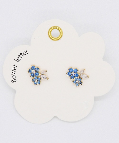 Zoule（ゾーラ）の「Zoule ゾーラ：FLOWER LETTER SERIES　jewel flower letter２　花言葉　ネモフィラ　ピアス（ピアス（両耳用）・レディース・ブルー・FREE）」の2枚目の写真