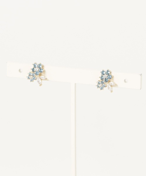 Zoule（ゾーラ）の「Zoule ゾーラ：FLOWER LETTER SERIES　jewel flower letter２　花言葉　ネモフィラ　ピアス（ピアス（両耳用）・レディース・ブルー・FREE）」の5枚目の写真
