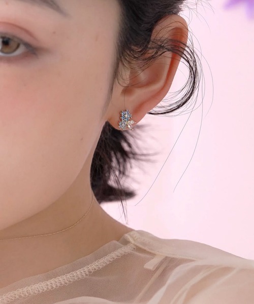 Zoule（ゾーラ）の「Zoule ゾーラ：FLOWER LETTER SERIES　jewel flower letter２　花言葉　ネモフィラ　ピアス（ピアス（両耳用）・レディース・ブルー・FREE）」の8枚目の写真