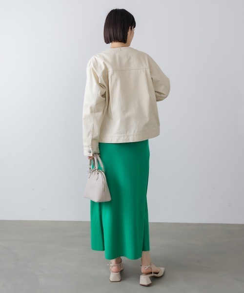 Bou Jeloud(ブージュルード)の「デニムノーカラージャケット(デニムジャケット・レディース・インディゴブルー/ブルー/オフホワイト・38)」の8枚目の写真