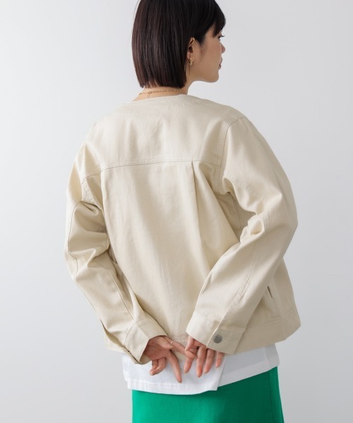 Bou Jeloud(ブージュルード)の「デニムノーカラージャケット(デニムジャケット・レディース・インディゴブルー/ブルー/オフホワイト・38)」の9枚目の写真