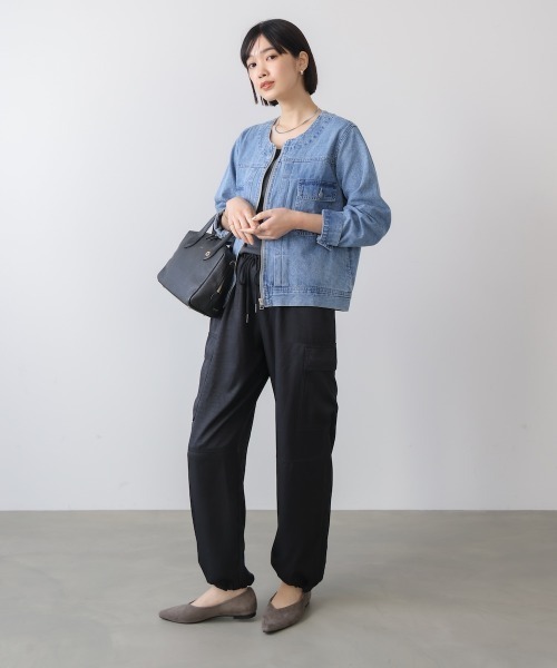 Bou Jeloud(ブージュルード)の「デニムノーカラージャケット(デニムジャケット・レディース・インディゴブルー/ブルー/オフホワイト・38)」の13枚目の写真