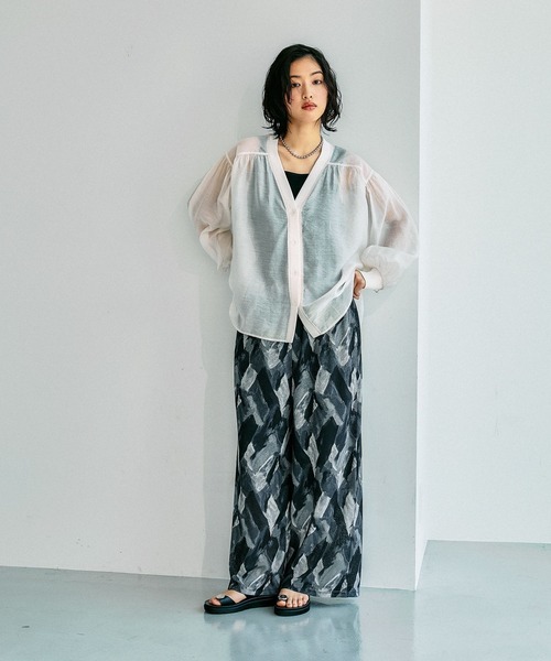 LEPSIM（レプシィム）の「シアーリブシャツカーディガン　639514（シャツ/ブラウス・レディース・チャコールグレー/ナチュラル/レッド/ベージュ/ブラック・FREE）」の21枚目の写真