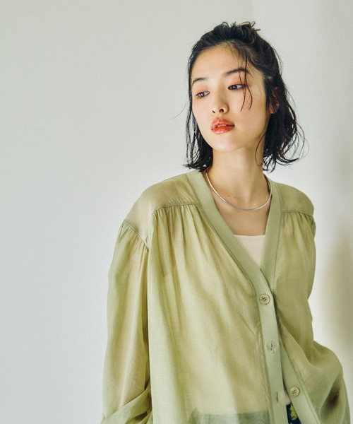 LEPSIM（レプシィム）の「シアーリブシャツカーディガン　639514（シャツ/ブラウス・レディース・チャコールグレー/ナチュラル/レッド/ベージュ/ブラック・FREE）」の16枚目の写真