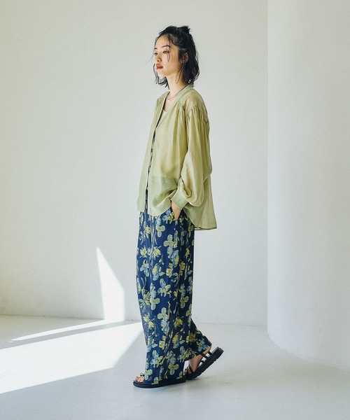 LEPSIM（レプシィム）の「シアーリブシャツカーディガン　639514（シャツ/ブラウス・レディース・チャコールグレー/ナチュラル/レッド/ベージュ/ブラック・FREE）」の19枚目の写真