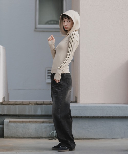 adidas（アディダス）の「adidas/アディダス HOODED TREFOIL ZIP TOP フルジップパーカー トラックジャケット 秋 秋服 2026年秋冬（ジャージ・レディース・ブラウン/ベージュ・S/M/L）」の15枚目の写真