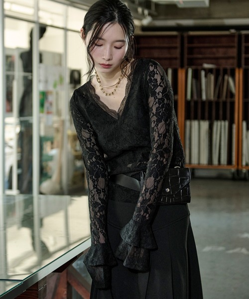Ezick（エジック）の「combination lace frill Vネックレースパッド付きインナーセット（Tシャツ/カットソー・レディース・ブラック/アイボリー・FREE）」の4枚目の写真