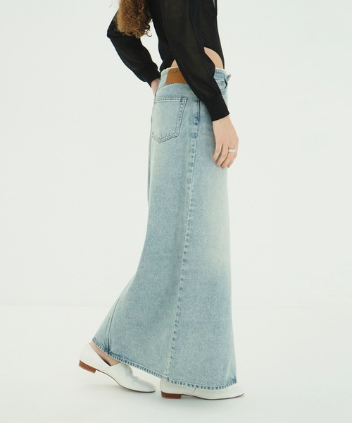 CLANE(クラネ)の「CENTER SLIT DENIM SKIRT(デニムスカート・レディース・ライトブルー・0/2/1)」の15枚目の写真