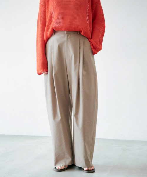 IENA（イエナ）の「ウォッシャブル リネンミックスコクーンスラックス（スラックス・レディース・ブラック/ホワイト/ベージュ系その他・38/36/34）」の3枚目の写真