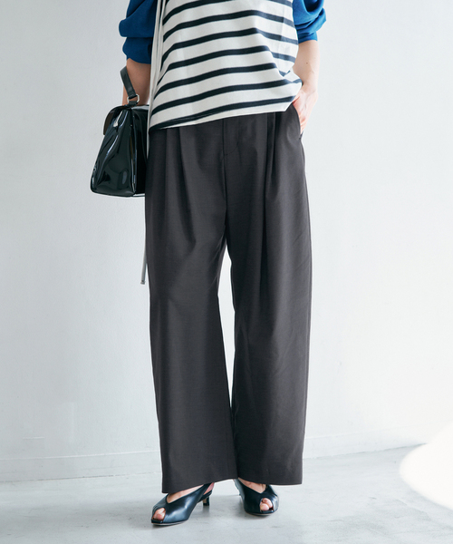 IENA（イエナ）の「ウォッシャブル リネンミックスコクーンスラックス（スラックス・レディース・ブラック/ホワイト/ベージュ系その他・38/36/34）」の8枚目の写真