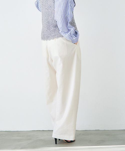 IENA（イエナ）の「ウォッシャブル リネンミックスコクーンスラックス（スラックス・レディース・ブラック/ホワイト/ベージュ系その他・38/36/34）」の17枚目の写真