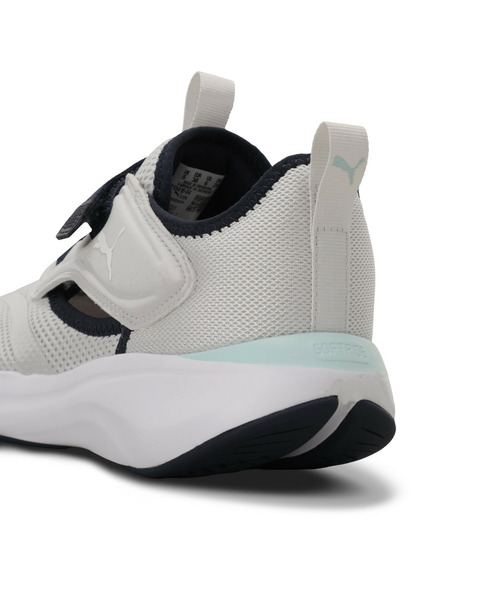 PUMA(プーマ)の「PUMA プーマ ユニセックス ソフトライド ムーブオン ラク ジャパンフィット(スニーカー・メンズ・グレー/グレー系その他/ブラック×ホワイト・24.5cm/23.5cm/22.5cm/28.0cm/27.0cm/26.0cm/25.0cm/24.0cm/23.0cm/28.5cm/27.5cm/26.5cm/25.5cm/22.0cm/29.0cm/30.0cm)」の9枚目の写真