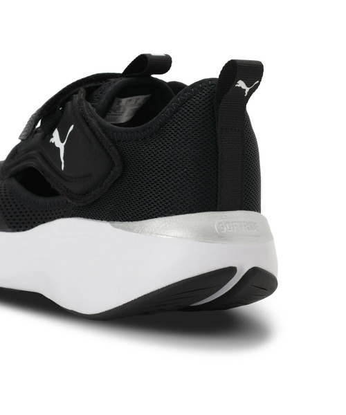 PUMA(プーマ)の「PUMA プーマ ユニセックス ソフトライド ムーブオン ラク ジャパンフィット(スニーカー・メンズ・グレー/グレー系その他/ブラック×ホワイト・24.5cm/23.5cm/22.5cm/28.0cm/27.0cm/26.0cm/25.0cm/24.0cm/23.0cm/28.5cm/27.5cm/26.5cm/25.5cm/22.0cm/29.0cm/30.0cm)」の4枚目の写真