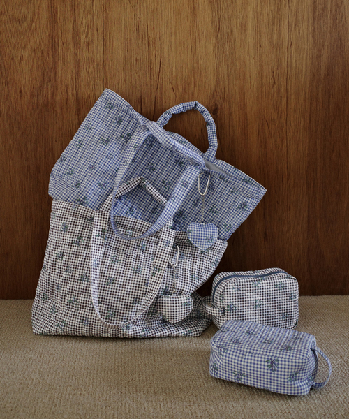 SLOBE IENA（スローブイエナ）の「Margaux Dereume × SLOBE キルティングポーチ（ポーチ・レディース・スカイブルー/ブラック・FREE）」の10枚目の写真