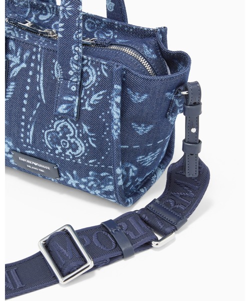 EMPORIO ARMANI(エンポリオアルマーニ)の「【エンポリオ アルマーニ】スモールショッパー キャンバス バンダナプリント(ショルダーバッグ・レディース・インディゴブルー・FREE)」の4枚目の写真