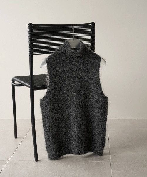 anuke（アンヌーク）の「anuke　Sleeveless Mohair Knit スリーブレスモヘアニット/62620520（ベスト・レディース・チャコールグレー/ブラウン・ONE SIZE）」の10枚目の写真