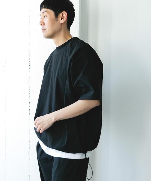 URBAN RESEARCH DOORS(アーバンリサーチドアーズ)の「『UVカット/接触冷感/吸水速乾』ストレッチクロス プルオーバー(Tシャツ/カットソー・メンズ・ブラック/モカ/チャコールグレー・MEDIUM/LARGE)」の2枚目の写真