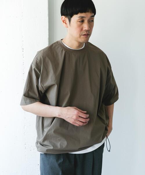 URBAN RESEARCH DOORS(アーバンリサーチドアーズ)の「『UVカット/接触冷感/吸水速乾』ストレッチクロス プルオーバー(Tシャツ/カットソー・メンズ・ブラック/モカ/チャコールグレー・MEDIUM/LARGE)」の4枚目の写真