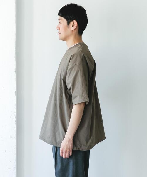 URBAN RESEARCH DOORS(アーバンリサーチドアーズ)の「『UVカット/接触冷感/吸水速乾』ストレッチクロス プルオーバー(Tシャツ/カットソー・メンズ・ブラック/モカ/チャコールグレー・MEDIUM/LARGE)」の11枚目の写真