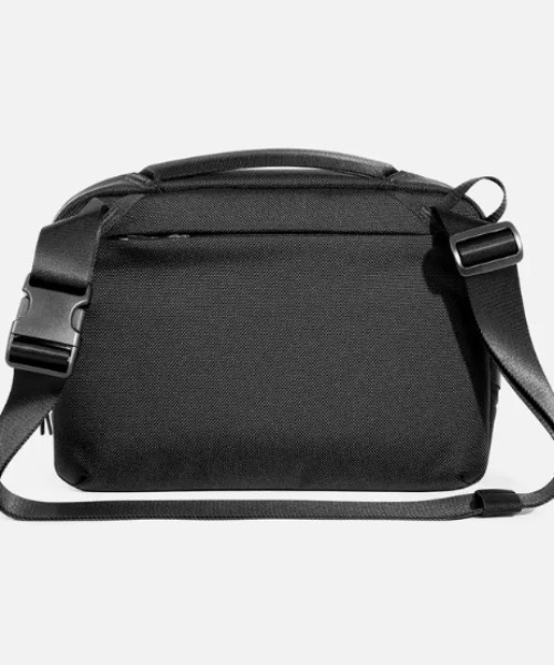 Aer（エアー）の「Aer（エアー）Day Sling 4 Max AER-21074（ショルダーバッグ・メンズ・ブラック・F）」の13枚目の写真