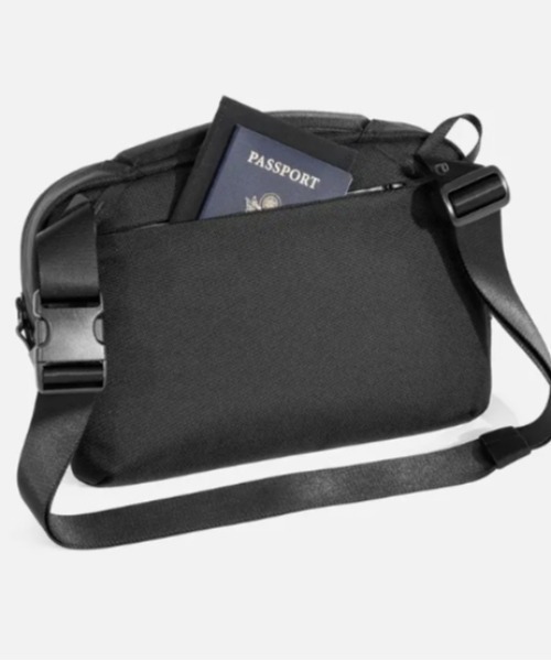 Aer（エアー）の「Aer（エアー）Day Sling 4 Max AER-21074（ショルダーバッグ・メンズ・ブラック・F）」の9枚目の写真