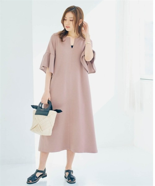 nissen（ニッセン）の「なめらかポンチキーネックフレア袖ロングワンピース（ワンピース・レディース・ブラック・S/M/L/LL）」の5枚目の写真