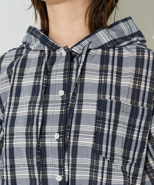 FREAK'S STORE(フリークスストア)の「限定展開 シアー チェック フード ショート ボタン シャツ(シャツ/ブラウス・レディース・サックスブルー/ネイビー/ベージュ・フリ-)」の4枚目の写真