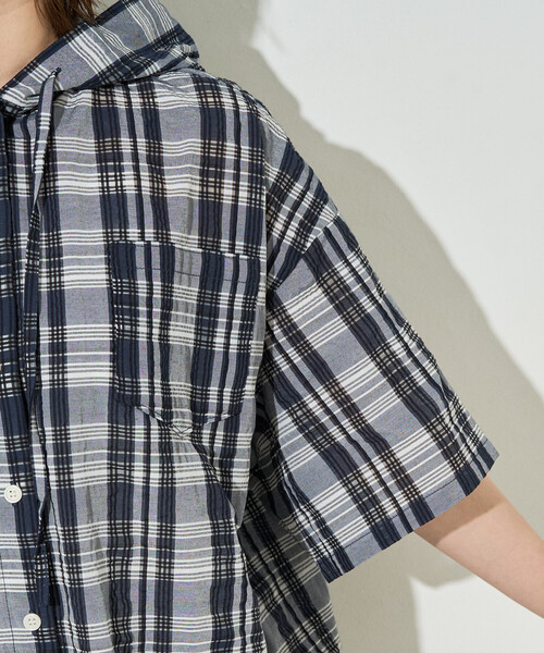 FREAK'S STORE(フリークスストア)の「限定展開 シアー チェック フード ショート ボタン シャツ(シャツ/ブラウス・レディース・サックスブルー/ネイビー/ベージュ・フリ-)」の5枚目の写真
