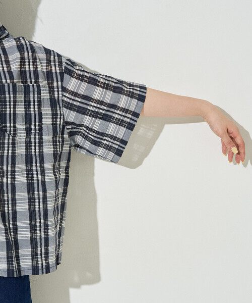 FREAK'S STORE(フリークスストア)の「限定展開 シアー チェック フード ショート ボタン シャツ(シャツ/ブラウス・レディース・サックスブルー/ネイビー/ベージュ・フリ-)」の6枚目の写真