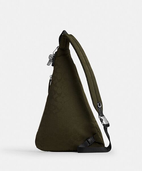 COACH（コーチ）の「ラクラン スリング・シグネチャー ナイロン（ボディバッグ/ウエストポーチ・メンズ・グリーン系その他・ONE）」の7枚目の写真