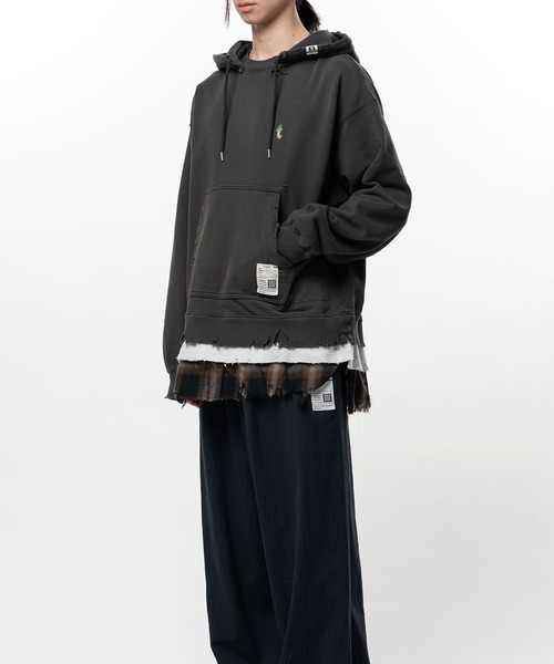 Maison MIHARA YASUHIRO（メゾンミハラヤスヒロ）の「【MIHARAYASUHIRO/ミハラヤスヒロ】TRIPLE LAYERED HOODIE（Tシャツ/カットソー・メンズ・グレー/ブラック・44/48/46）」の11枚目の写真