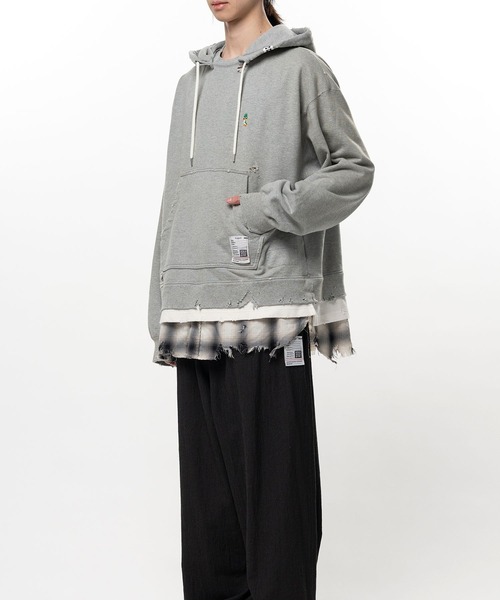Maison MIHARA YASUHIRO（メゾンミハラヤスヒロ）の「【MIHARAYASUHIRO/ミハラヤスヒロ】TRIPLE LAYERED HOODIE（Tシャツ/カットソー・メンズ・グレー/ブラック・44/48/46）」の4枚目の写真