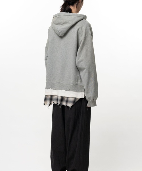 Maison MIHARA YASUHIRO（メゾンミハラヤスヒロ）の「【MIHARAYASUHIRO/ミハラヤスヒロ】TRIPLE LAYERED HOODIE（Tシャツ/カットソー・メンズ・グレー/ブラック・44/48/46）」の5枚目の写真