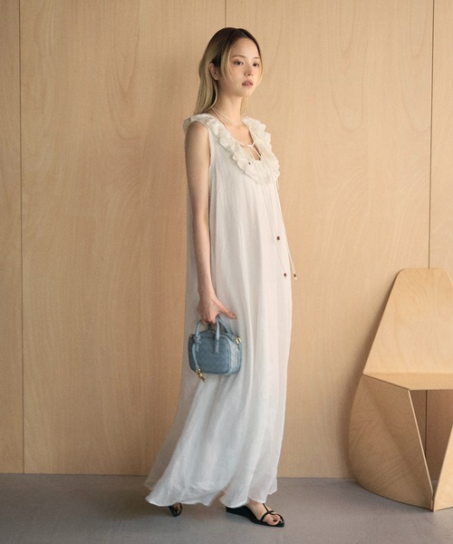 LAULEN(ローレン)の「ramie ruffle neck frill sleeveless long dress /ラミー ラッフルネック レースアップノースリーブワンピース(ワンピース・レディース・ホワイト/ブラック・FREE)」の6枚目の写真