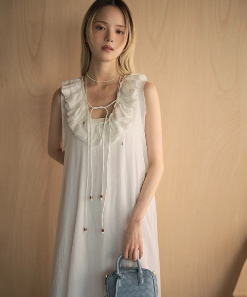 LAULEN(ローレン)の「ramie ruffle neck frill sleeveless long dress /ラミー ラッフルネック レースアップノースリーブワンピース(ワンピース・レディース・ホワイト/ブラック・FREE)」の9枚目の写真