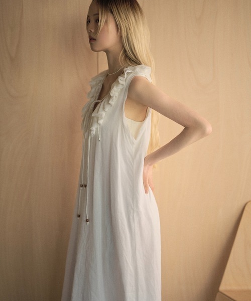 LAULEN(ローレン)の「ramie ruffle neck frill sleeveless long dress /ラミー ラッフルネック レースアップノースリーブワンピース(ワンピース・レディース・ホワイト/ブラック・FREE)」の10枚目の写真