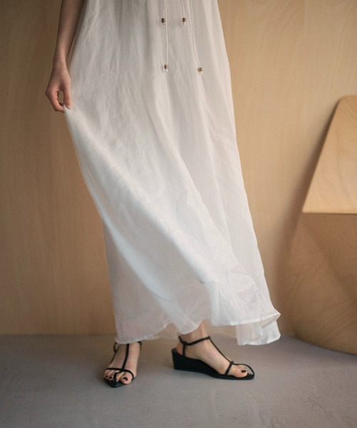 LAULEN(ローレン)の「ramie ruffle neck frill sleeveless long dress /ラミー ラッフルネック レースアップノースリーブワンピース(ワンピース・レディース・ホワイト/ブラック・FREE)」の14枚目の写真