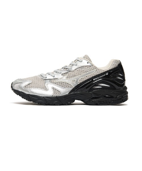 MIZUNO(ミズノ )の「MIZUNO WAVE RIDER 10(ミズノ ウェーブライダー10)(スニーカー・メンズ・ブラック系/シルバー系・23cm/23.5cm/24cm/24.5cm/25cm/25.5cm/26cm/26.5cm/27cm/27.5cm/28cm/28.5cm/29cm/29.5cm/30cm)」の10枚目の写真