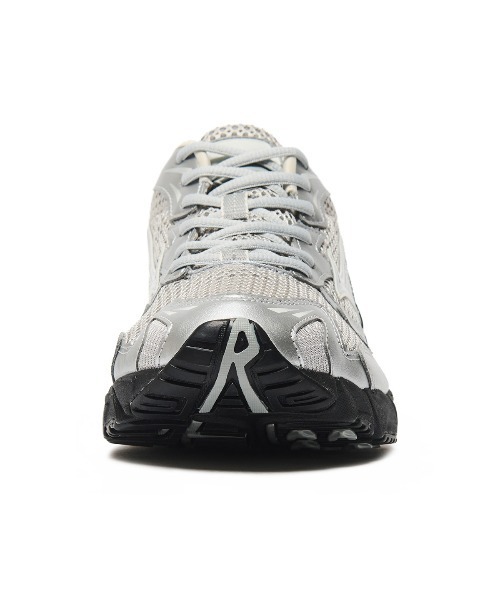 MIZUNO(ミズノ )の「MIZUNO WAVE RIDER 10(ミズノ ウェーブライダー10)(スニーカー・メンズ・ブラック系/シルバー系・23cm/23.5cm/24cm/24.5cm/25cm/25.5cm/26cm/26.5cm/27cm/27.5cm/28cm/28.5cm/29cm/29.5cm/30cm)」の6枚目の写真