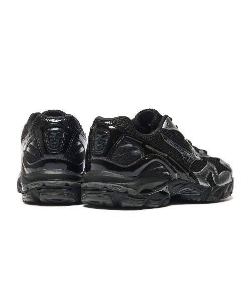 MIZUNO(ミズノ )の「MIZUNO WAVE RIDER 10(ミズノ ウェーブライダー10)(スニーカー・メンズ・ブラック系/シルバー系・23cm/23.5cm/24cm/24.5cm/25cm/25.5cm/26cm/26.5cm/27cm/27.5cm/28cm/28.5cm/29cm/29.5cm/30cm)」の4枚目の写真
