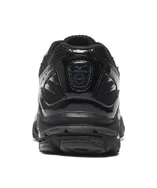 MIZUNO(ミズノ )の「MIZUNO WAVE RIDER 10(ミズノ ウェーブライダー10)(スニーカー・メンズ・ブラック系/シルバー系・23cm/23.5cm/24cm/24.5cm/25cm/25.5cm/26cm/26.5cm/27cm/27.5cm/28cm/28.5cm/29cm/29.5cm/30cm)」の12枚目の写真