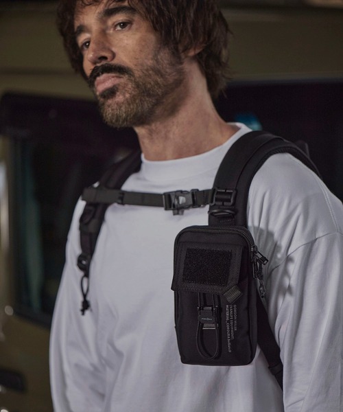 GORDON MILLER（ゴードンミラー）の「GORDON MILLER VANLIFE EQUIPMENT バリスティックスマホポーチ（トラベルグッズ・メンズ・ブラック・ONE SIZE）」の19枚目の写真