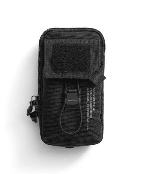 GORDON MILLER(ゴードンミラー)の「GORDON MILLER VANLIFE EQUIPMENT バリスティックスマホポーチ(トラベルグッズ・メンズ・ブラック・ONE SIZE)」の4枚目の写真
