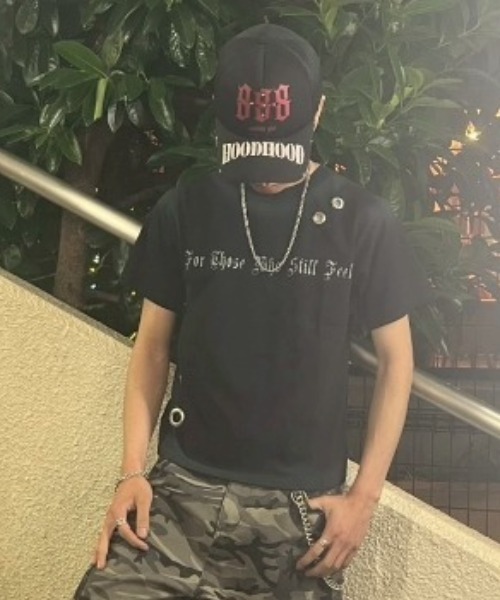 FREE DEE(フリー ディー)の「A'GEM/9 × .kom 『FREEDEE/フリーディー』アイレットグラフィックTシャツ(Tシャツ/カットソー・メンズ・ピンク/カーキ/ブラック・M/L)」の5枚目の写真
