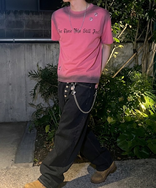 FREE DEE(フリー ディー)の「A'GEM/9 × .kom 『FREEDEE/フリーディー』アイレットグラフィックTシャツ(Tシャツ/カットソー・メンズ・ピンク/カーキ/ブラック・M/L)」の10枚目の写真