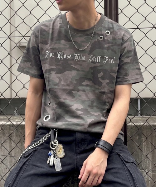 FREE DEE(フリー ディー)の「A'GEM/9 × .kom 『FREEDEE/フリーディー』アイレットグラフィックTシャツ(Tシャツ/カットソー・メンズ・ピンク/カーキ/ブラック・M/L)」の7枚目の写真