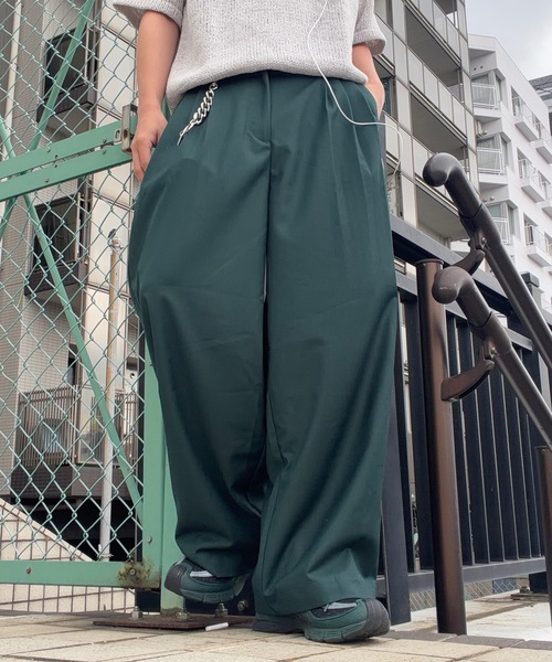 UNDERSTATEMENTs(アンダーステイトメント)の「【ユニセックス】3タックステッチワイドカーブパンツ(スラックス・メンズ・グリーン/ブラック/ネイビー・LARGE/MEDIUM/SMALL)」の3枚目の写真