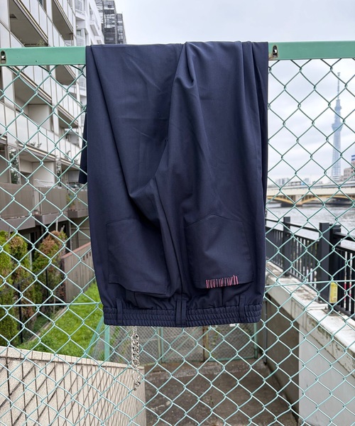 UNDERSTATEMENTs(アンダーステイトメント)の「【ユニセックス】3タックステッチワイドカーブパンツ(スラックス・メンズ・グリーン/ブラック/ネイビー・LARGE/MEDIUM/SMALL)」の17枚目の写真